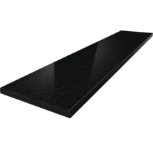 Schwarze polierte Granitplatte mit glänzender Oberfläche für Arbeitsplatten oder Fensterbänke.