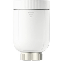 Thermostat de radiateur intelligent blanc en plastique avec raccord en métal argenté.