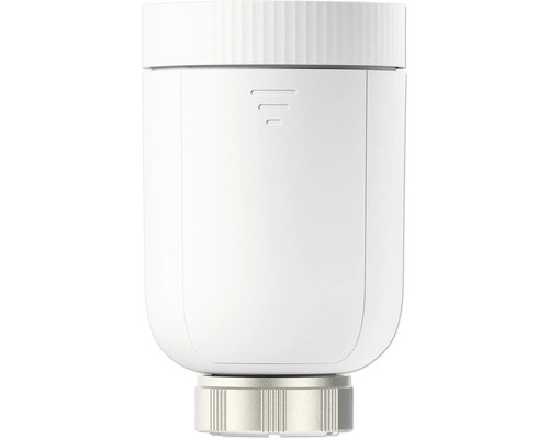 Thermostat de radiateur intelligent blanc en plastique avec raccord en métal argenté.