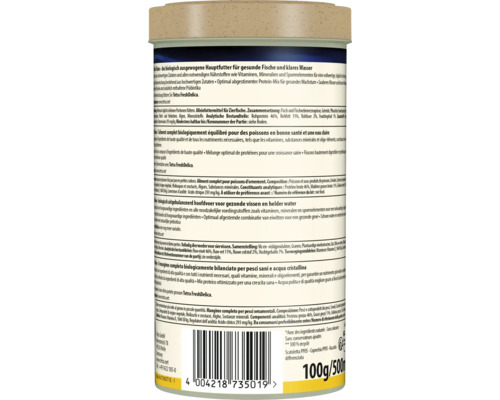 Rückansicht einer Dose Fischfutter für Zierfische mit Inhaltsstoffen, Fütterungshinweisen, Barcode und Recycling-Informationen.