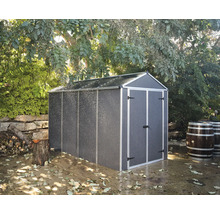 Anthrazitfarbenes Gerätehaus mit Satteldach und Doppeltür in einem Garten bei Regen.