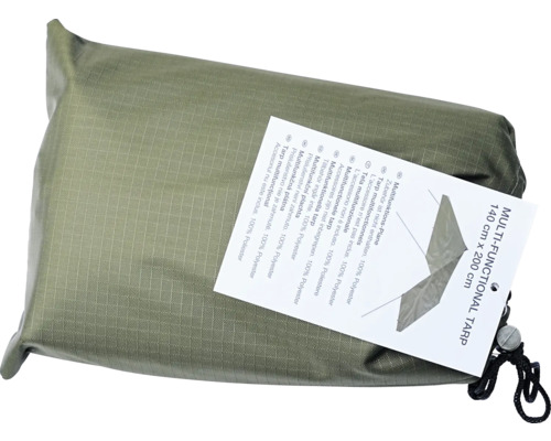 Bâche multifonctionnelle en polyester ripstop vert olive, emballée dans un sac avec cordon de serrage, dimensions 140 par 200 centimètres.