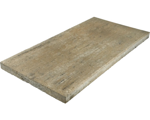 Beige rechteckige Terrassenplatte aus Beton mit strukturierter Oberfläche in Natursteinoptik.