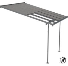 Auvent de terrasse avec cadre en aluminium et panneaux de toit en polycarbonate (Image AI modified or generated)