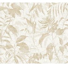 Papier peint à motif floral composé de feuilles et de fougères beige clair sur fond blanc avec une structure discrète.