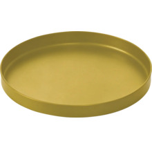 Plateau rond en métal doré avec fond plat et bord surélevé.