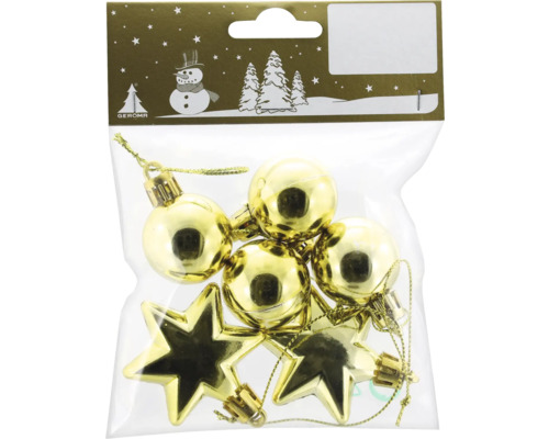 Goldfarbenes Set aus vier Christbaumkugeln und zwei Sternen mit Aufhängern in transparenter Verpackung.