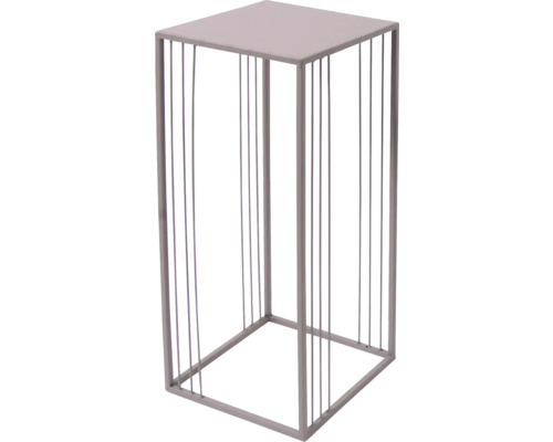 Colonne pour plantes carrée en métal avec structure ajourée.