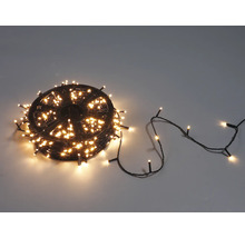 LED-Lichterkette auf schwarzer Kunststoffspule mit warmweißen Lichtern für die Weihnachtsdekoration.