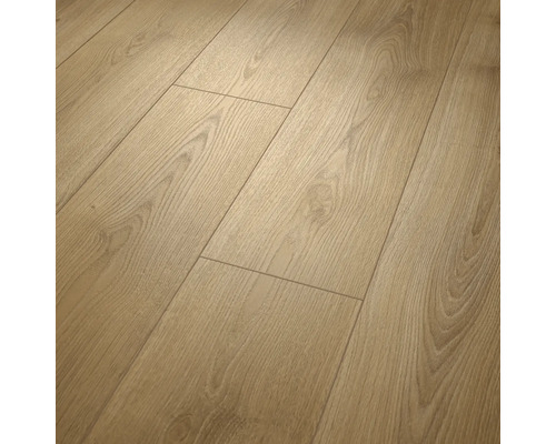 Sol stratifié avec veinage de bois marqué aspect chêne.