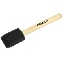 Nespoli Schaumpinsel mit Holzstiel.