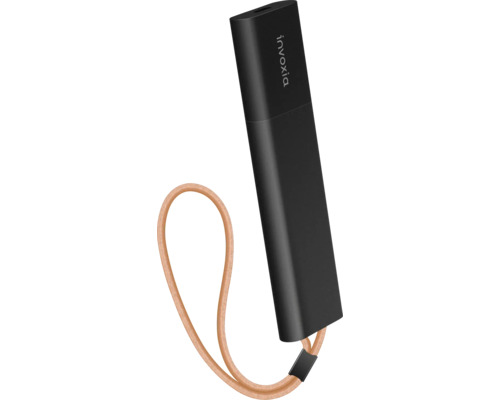 Traceur GPS Invoxia noir avec dragonne en cuir marron pour localiser les véhicules et objets de valeur.