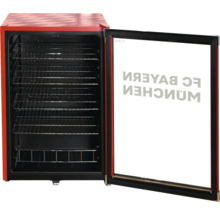 Mini réfrigérateur avec porte vitrée, FC Bayern München Logo et clayettes métalliques.