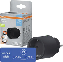 Schwarze Osram Smart+ Plug EU Steckdose mit Energiemessung, inklusive Verpackung und Logo Smart Home by Hornbach.
