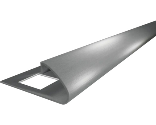 Profilé de finition arrondi en métal argenté pour carrelage avec aile de fixation perforée.