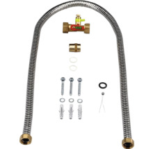 Kit de raccordement pour vases d expansion avec tuyau flexible armé, vanne à capuchon, joints et matériel de montage comprenant vis et chevilles.