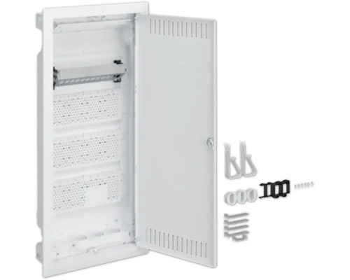 Coffret de distribution multimédia blanc à encastrer avec porte ouverte, plaques de montage perforées et accessoires de gestion de câbles.