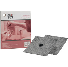 Deux manchettes pour étanchéité Akkit 303 carrées pour passages muraux et tuyauteries avec emballage du produit.