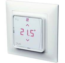 Thermostat d'ambiance numérique Danfoss avec écran tactile affichant 21,5 degrés Celsius et symbole de chauffage