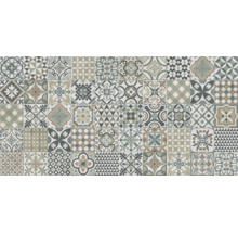 Bodenfliese mit Patchwork-Muster, verschiedene geometrische und florale Designs.