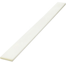 Profilé plat rectangulaire blanc pour les revêtements et l'aménagement intérieur.