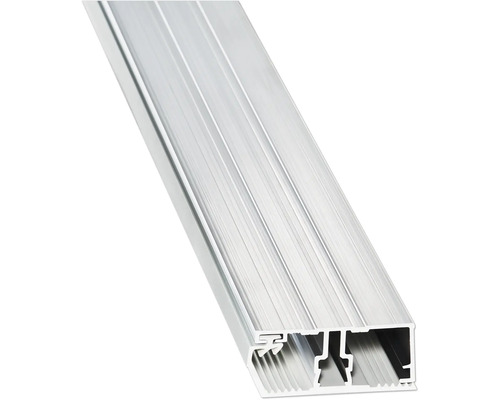 Aluminium-Profil mit mehreren Führungsnuten und inneren Kammern für Montagesysteme.