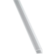 Profilé de recouvrement en plastique blanc laiteux.