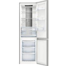 Réfrigérateur-congélateur combiné ouvert avec clayettes en verre, porte-bouteilles, tiroirs de conservation et trois compartiments de congélation.