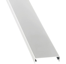 Plinthe blanche en plastique avec profil plat pour montage mural.