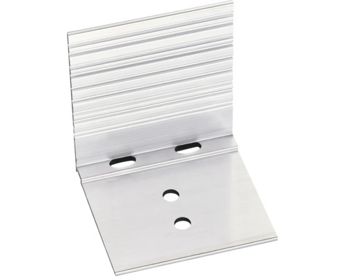Équerre en aluminium en forme de L avec surface striée et quatre trous de fixation.