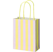 Sac cadeau en papier à rayures jaunes et violettes avec deux poignées.
