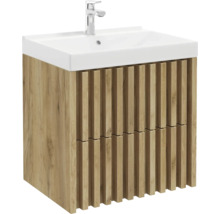 Meuble sous-vasque aspect bois avec lamelles verticales, vasque en céramique blanche et mitigeur chromé.