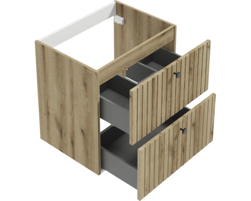 Meuble sous-vasque aspect bois avec deux tiroirs ouverts, façade à lattes et poignées rondes noires.
