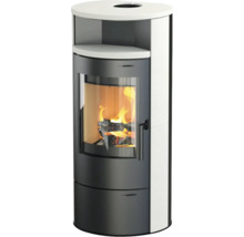 Poêle à bois rond avec revêtement en pierre naturelle, corps noir et grande vitre avec feu ardent.