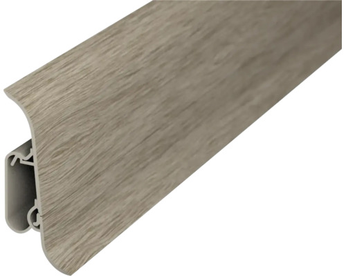 Sockelleiste mit Holzdekor und integriertem Kabelkanal.