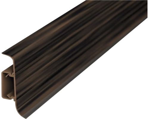 Plinthe aspect bois, profilé en plastique sombre.