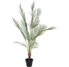 Künstliche Palme im schwarzen Topf mit grünen Palmwedeln für die Innendekoration.
