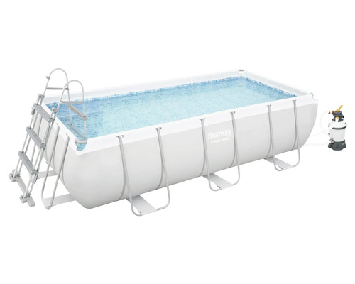 Rechteckiger Bestway Power Steel Rahmenpool mit Sicherheitsleiter und Sandfilterpumpe. Innen mit Mosaikmuster und stützendem Stahlrahmen.