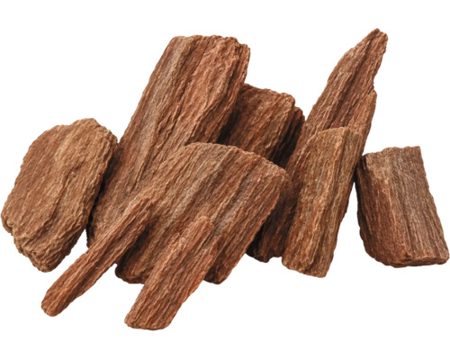 Morceaux de bois décoratifs brun rouge avec une structure grossière.
