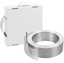 Lochband aus Metall in einem Karton mit Tragegriff.