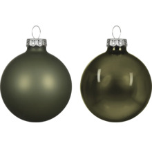 Deux boules de Noël vert olive, une mate et une brillante, avec attaches argentées.