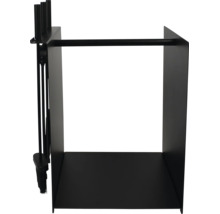 Porte-bûches moderne en métal noir avec serviteur de cheminée intégré, comprenant un tisonnier, une balayette et une pelle.