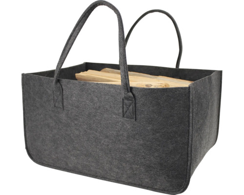 Panier rectangulaire en feutre gris avec deux longues poignées, rempli de bois de chauffage.