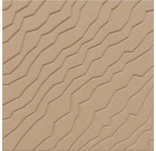 Panneau mural en bois avec une structure ondulée géométrique et une surface en relief.