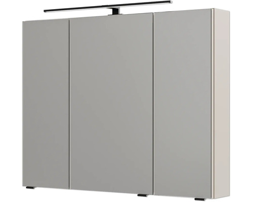 Armoire de toilette à trois portes pour la salle de bains avec éclairage LED intégré sur le dessus.
