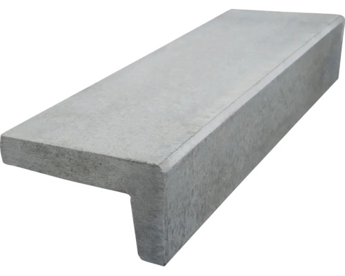 Winkelstufe aus Beton für Treppen im Außenbereich.