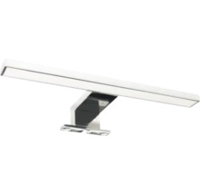 Applique LED pour miroir en aspect chrome de forme allongée pour montage dans la salle de bains.