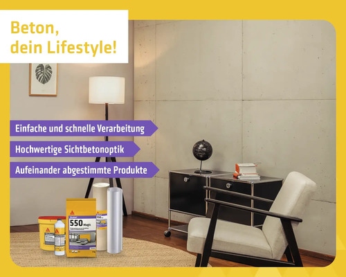 Modern gestaltete Wunnraum mat enger Mauer an Sichtbetonoptik, engem Sessel an engem Sideboard. Am Virdergrond si verschidde Sika-Produkter.