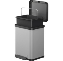 Poubelle à pédale avec seau intérieur en plastique et boîtier en métal avec couvercle ouvert
