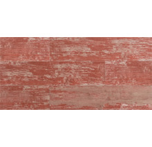 Carrelage en grès cérame aspect bois de style vintage vieilli avec peinture rouge écaillée